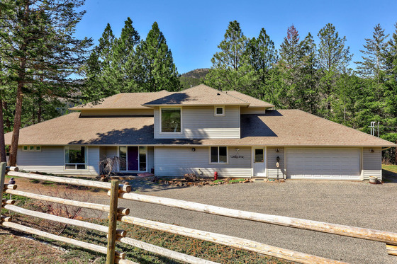 Private Riverside Retreat with Premier Horse Facilities - Coldwater Road, Nicola Valley