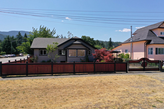 Thumb ladysmith residence 35
