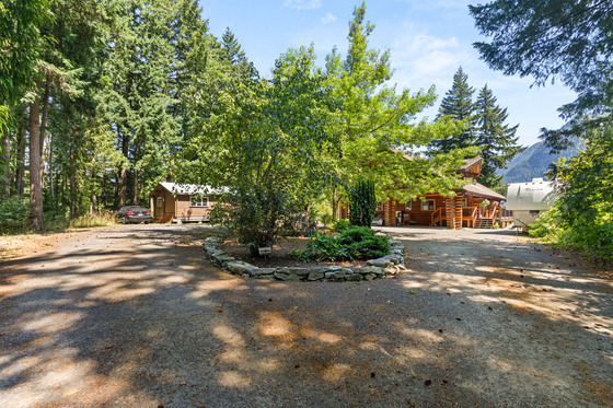 Thumb hope estate 003