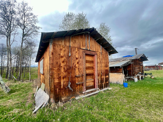 Thumb palling country home 27