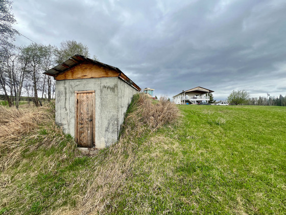 Thumb palling country home 31