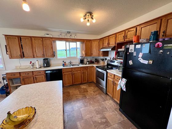 Thumb palling country home 38