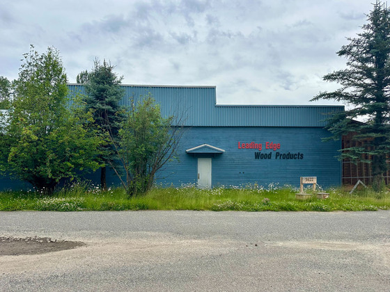 Thumb horsefly lumber mill 07