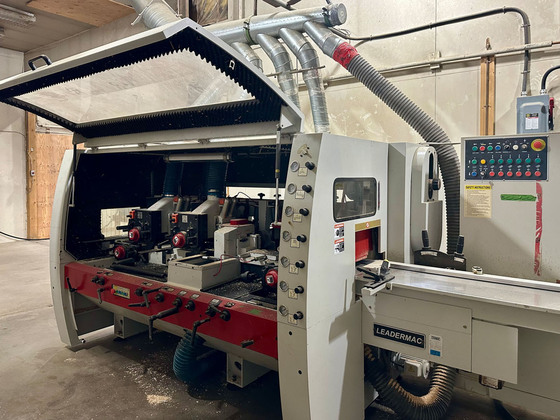 Thumb horsefly lumber mill 24