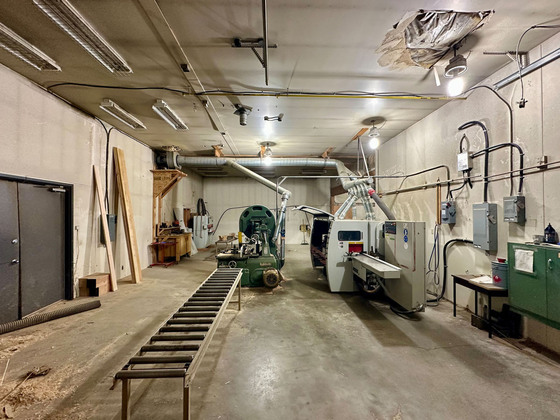 Thumb horsefly lumber mill 26