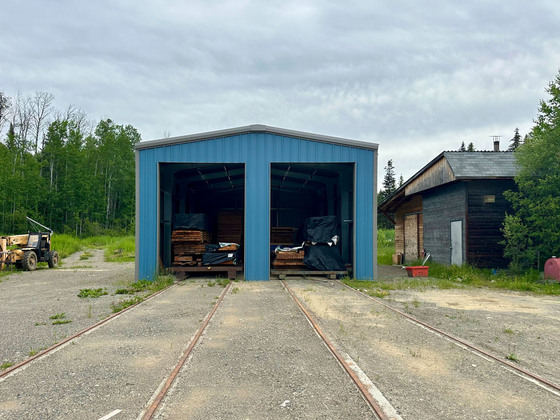 Thumb horsefly lumber mill 35