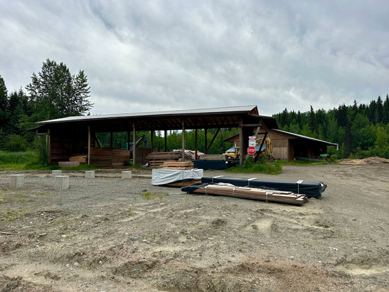 Thumb horsefly lumber mill 38