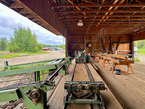 Thumb horsefly lumber mill 44