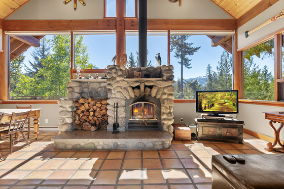 Thumb whistler mountain residence 17