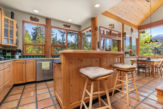 Thumb whistler mountain residence 18