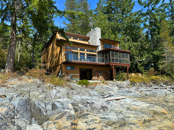 Thumb bliss landing waterfront home 04