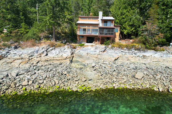Thumb bliss landing waterfront home 08