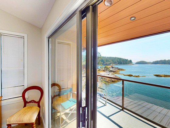 Thumb bliss landing waterfront home 36