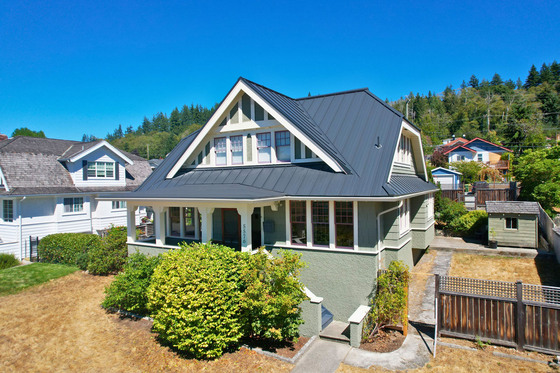 Thumb powell river ocean view home 02