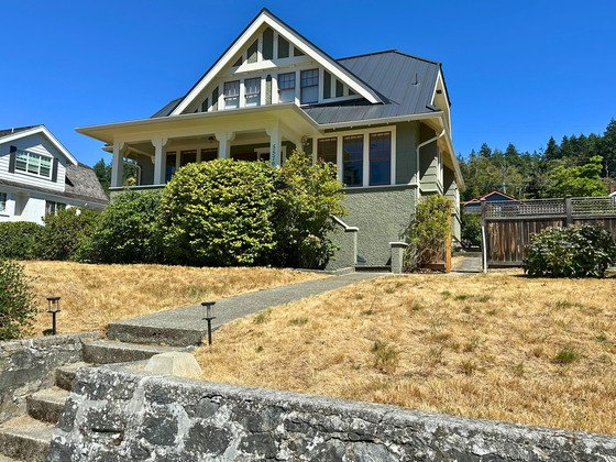 Thumb powell river ocean view home 07