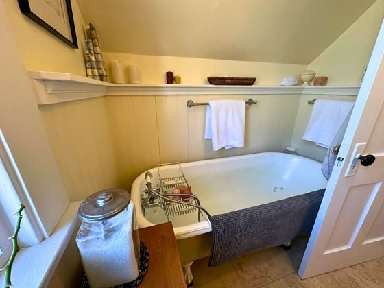 Thumb powell river ocean view home 35