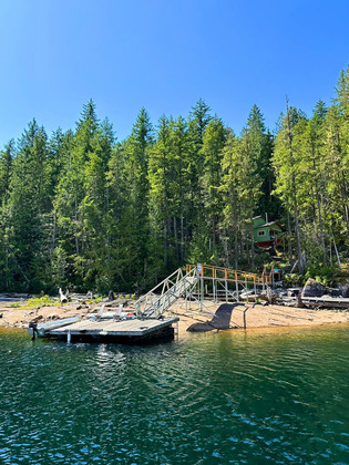 Turnkey Off-Grid Lakefront Cabin in Henderson Bay - Powell Lake, BC