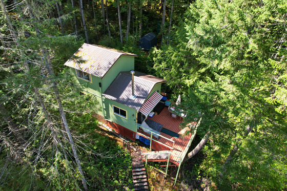 Thumb powell lake lakefront cabin 08