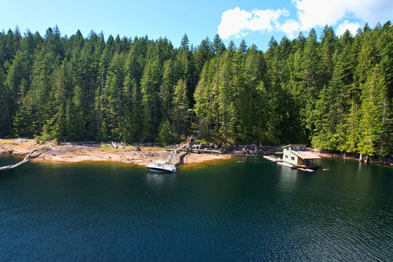 Thumb powell lake lakefront cabin 27