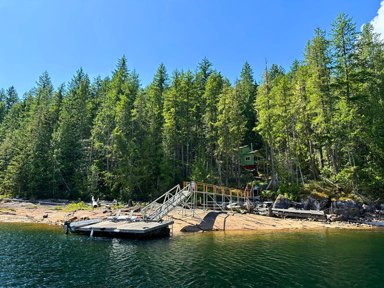 Thumb powell lake lakefront cabin 29
