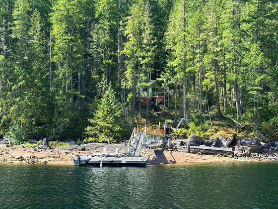 Thumb powell lake lakefront cabin 35