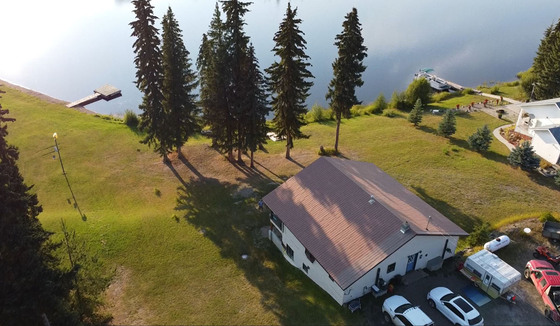 Peaceful Lakeshore Living - Baker Creek, BC