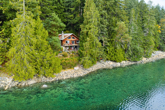 Gorge Harbour Oceanfront Estate - Cortes Island