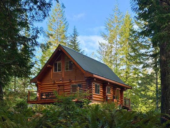 Custom Fir Log Home in Bliss Landing - Coastal Comfort Surrounded by Nature