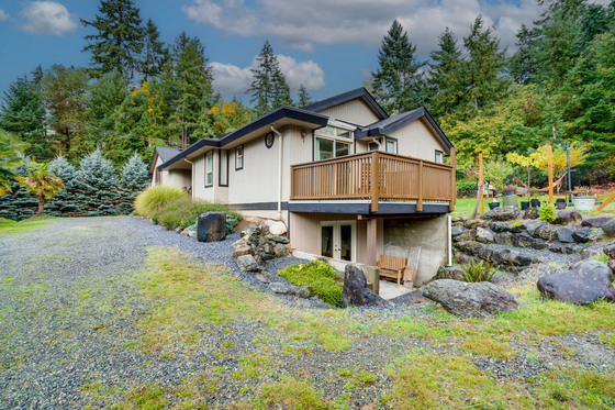 Family Home in Nanoose Bay - Vancouver Island