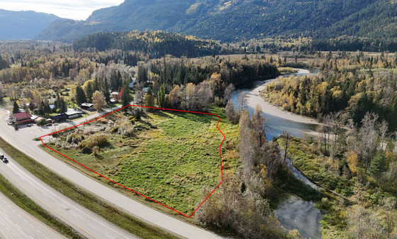 Fertile Acreage Along Eagle River - 35 Minutes to Revelstoke - Malakwa, BC