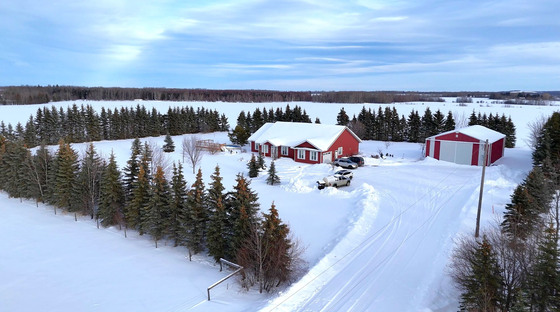 Athabasca County Luxury Acreage - Athabasca County, AB