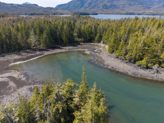 An Extraordinary Coastal Recreational Holding on Lewis Island