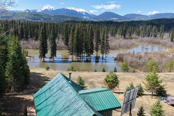 Affordable Riverfront Cabin with Incredible Views - Bowron Lake, BC