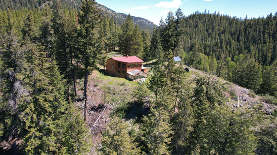 Rare Off-Grid Wilderness Retreat in Precipice Valley
