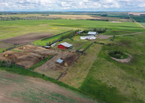 Hilltop Country Estate Minutes from Dawson Creek, BC