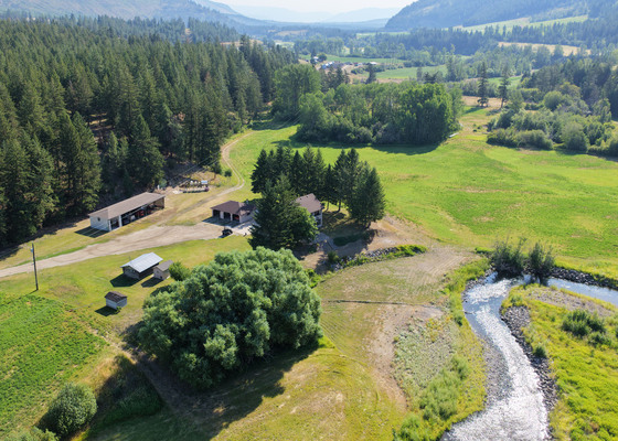 Riverfront Hay Farm Paradise on the Salmon River - Falkland, BC