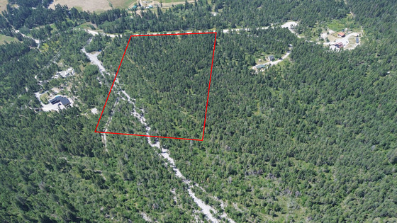 Private Country Acreage - Edgewater, BC