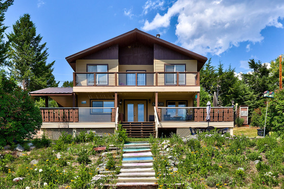 Waterfront Living on Beautiful Glimpse Lake