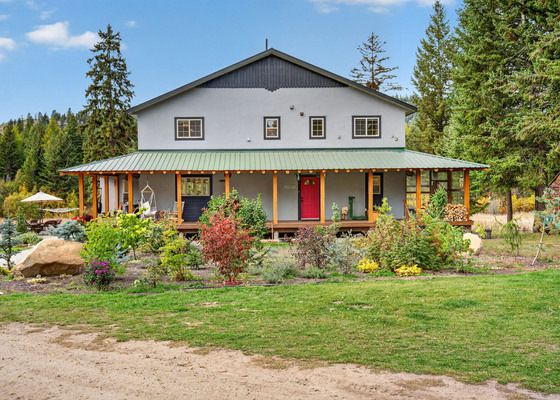 Twilight Meadows: Private Lake, Home, Guest Cabin and Hay Fields - Rock Creek, BC