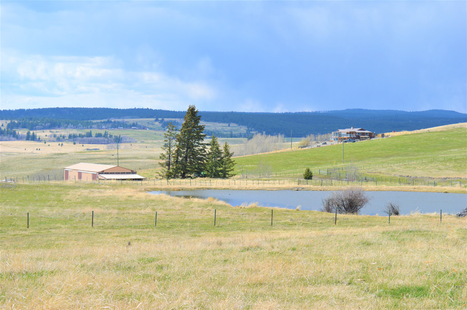 Stunning Home and Acreage with Panoramic Views Knutsford, BC