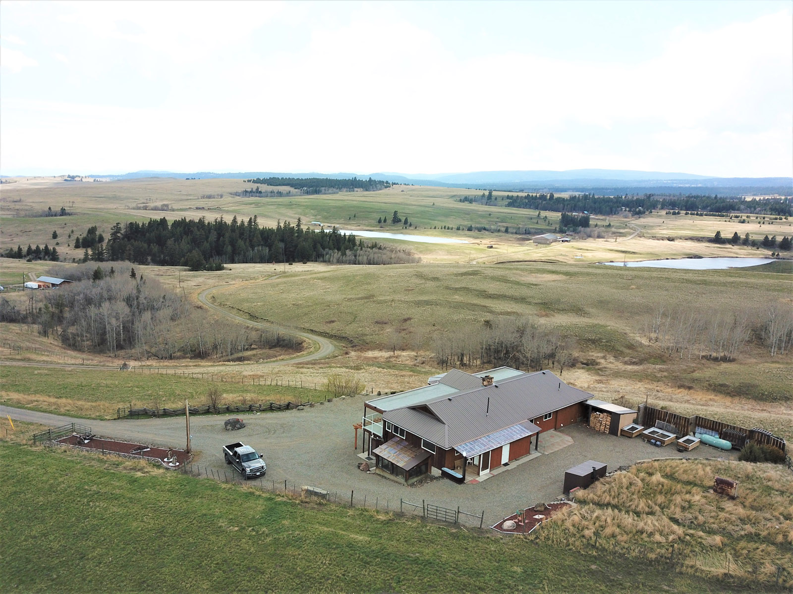 Stunning Home and Acreage with Panoramic Views Knutsford, BC