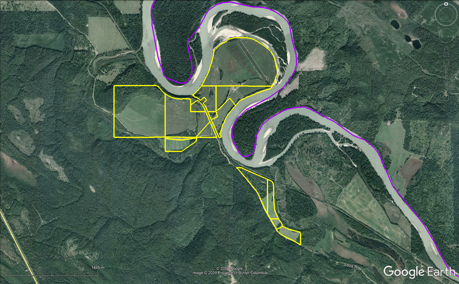 Riverfront Cattle Ranch & Big Game Outfitter in Mountain Setting