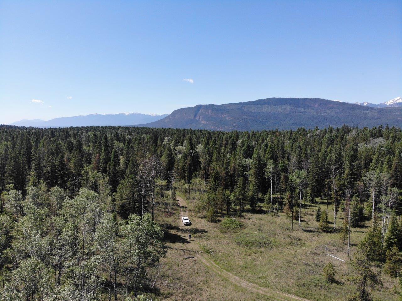 High Quality Acreage at the Foot of the Rocky Mountains Edgewater, BC