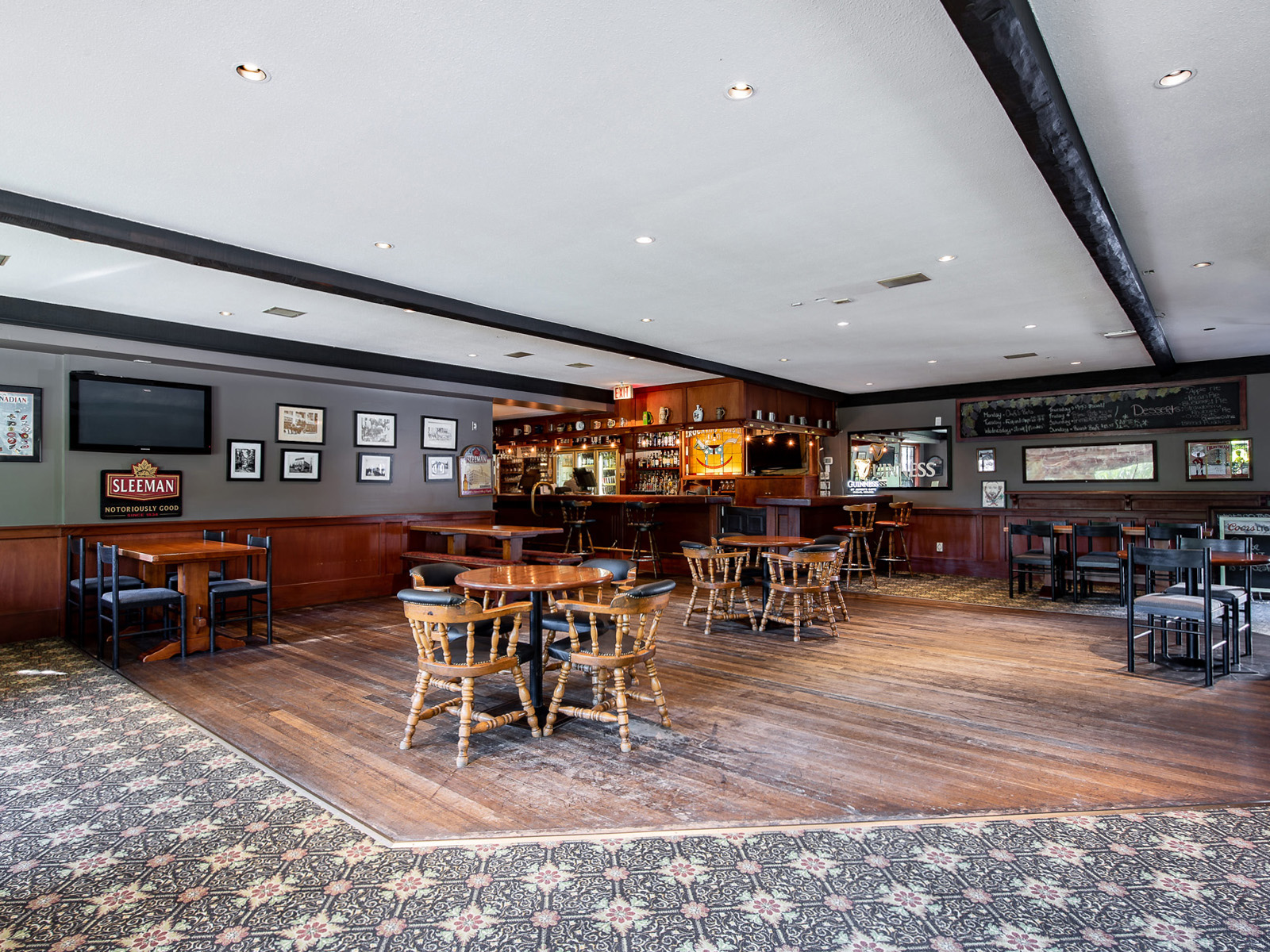 Rocking Horse Country Pub Nanoose Bay, BC LandQuest® Realty