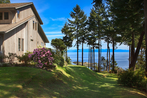 Trophy West Coast Oceanfront Property - Gabriola Island, BC