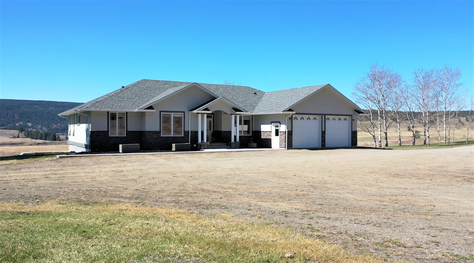 Executive Home and Acreage 150 Mile House, Cariboo LandQuest® Realty