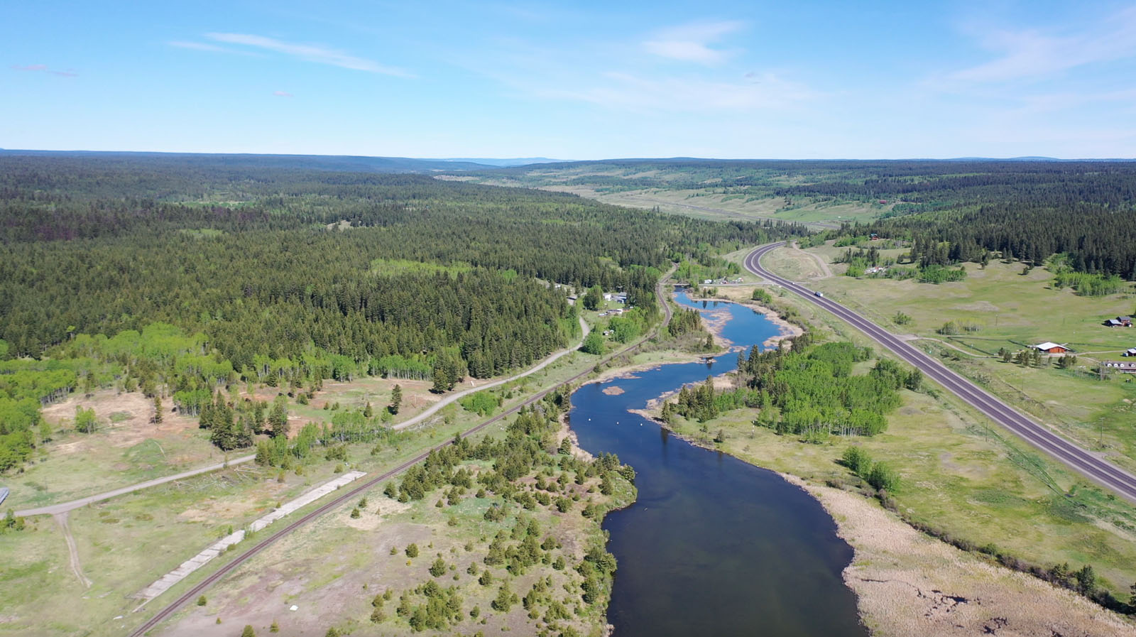 Elegant Lakefront Residence Nestled along the Banks of Lac La Hache