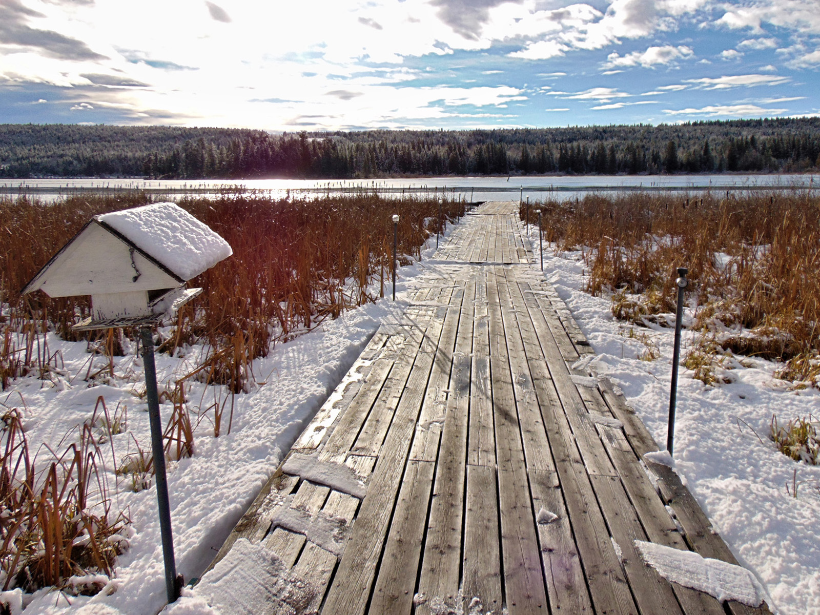 Elegant Lakefront Residence Nestled along the Banks of Lac La Hache