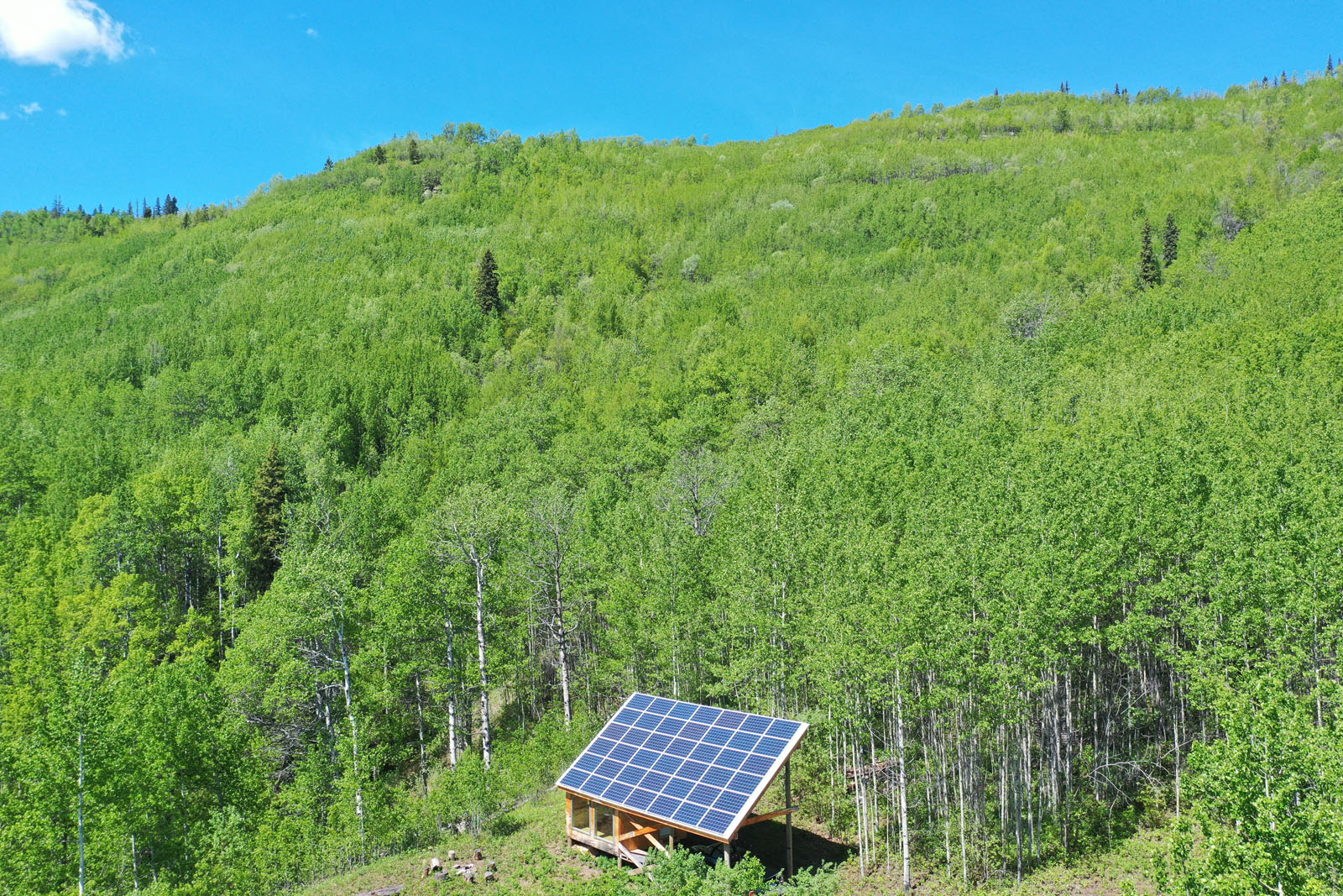 Recreational Cabin in the Woods with Lake Views and Adjacent Crown Land