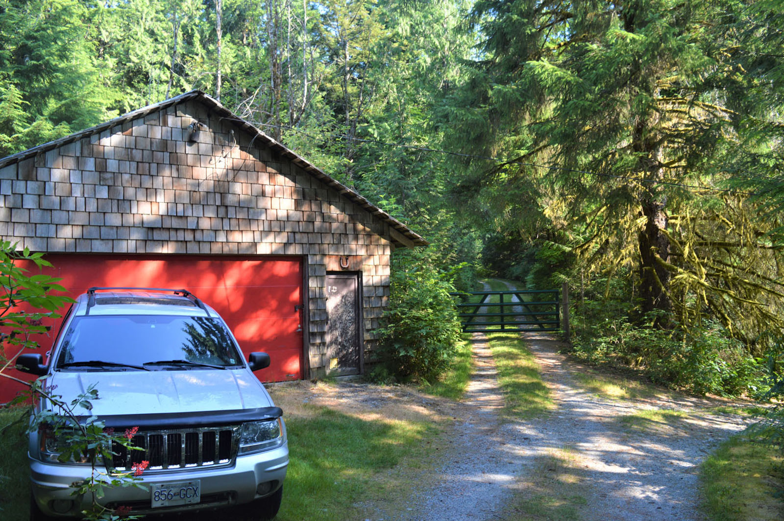 Trophy Estate and Nature’s Paradise with Private Lake Mission, BC